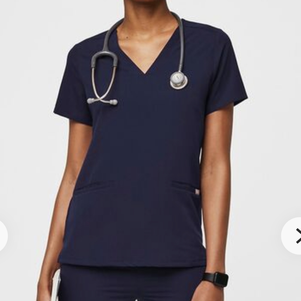 Figs women's navy scrub top 3 pocket
